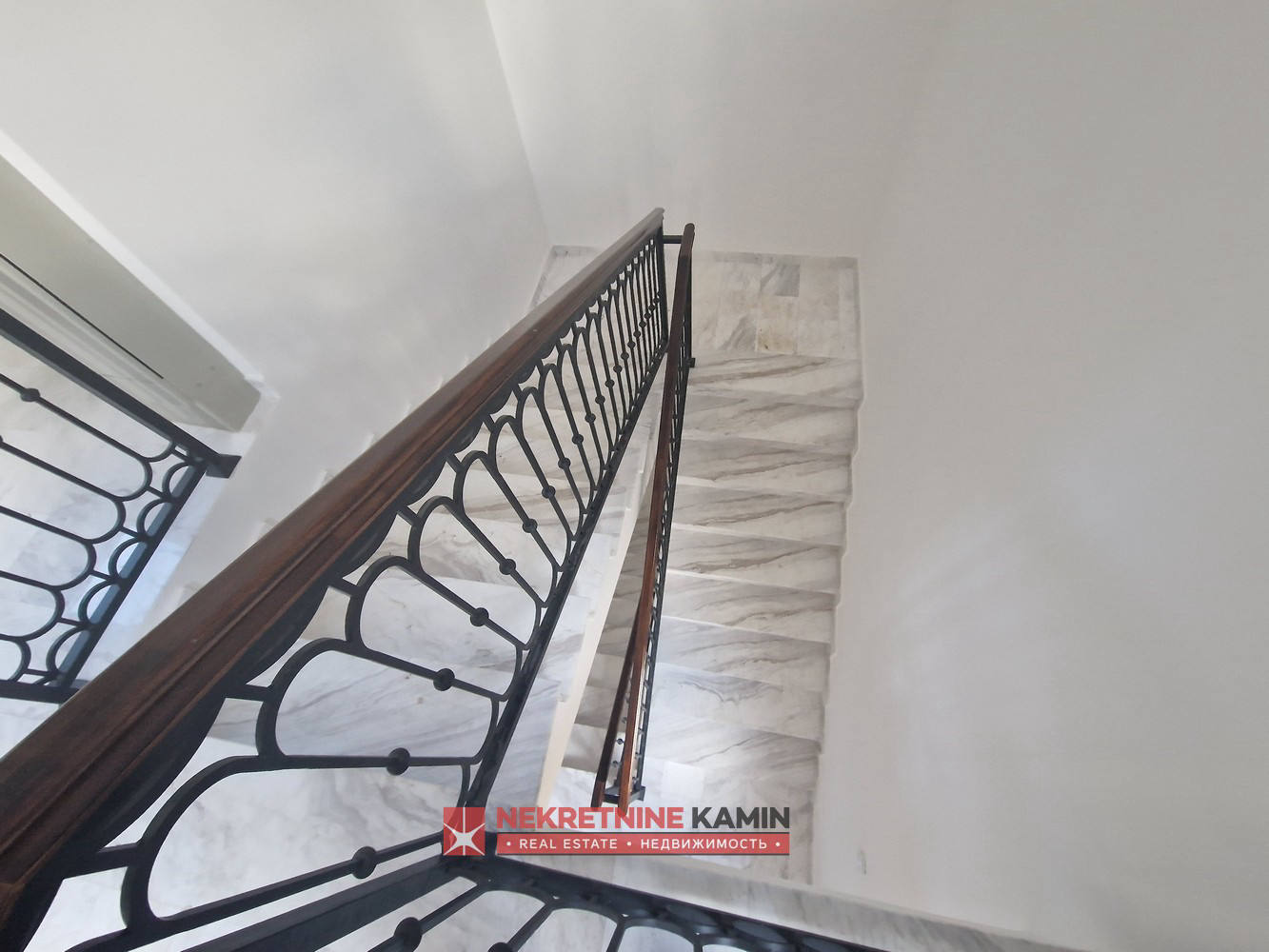 Квартира, 1109 м², 363 000$ — FAKTOR